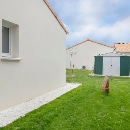 Holiday home Maison Moderne Pour 7 Personnes A Saint-Michel-Chef-Chef