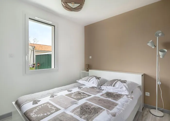 Maison Moderne Pour 7 Personnes A * Saint-Michel-Chef-Chef