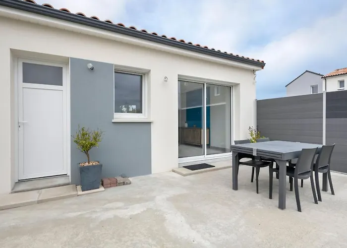 Holiday home Maison Moderne Pour 7 Personnes A *