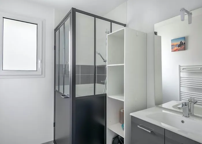 Maison Moderne Pour 7 Personnes A *